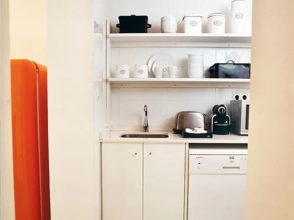 Отель Chic & Basic Tallers Hostal Барселона